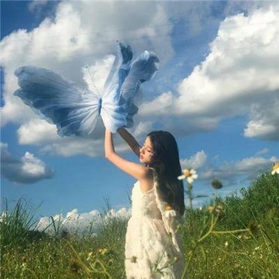 爆料黑料大赛 - 某95后小花被曝学历造假，母校回应引争议